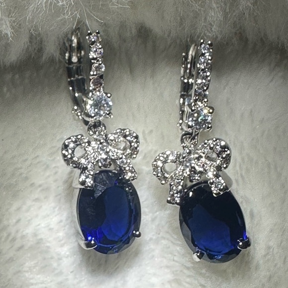 Vintage Inspired Ribbon Bow Oval Drop Chandelier Earrings - Picture 1 of 5